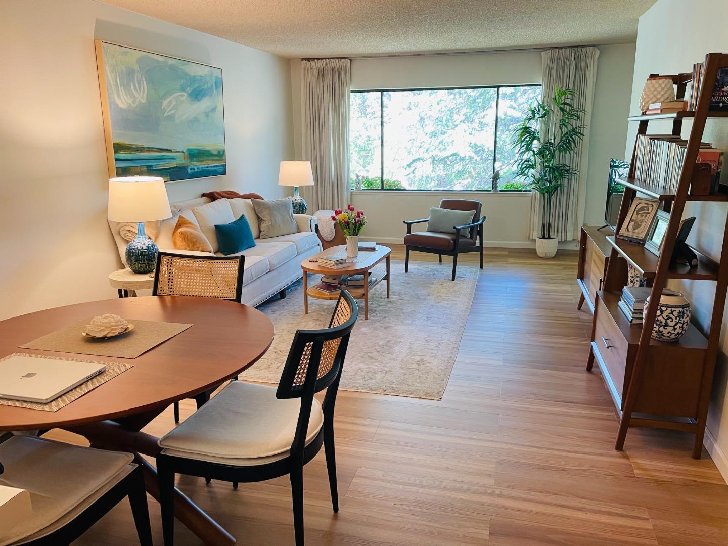 2140 Santa Cruz Avenue 203