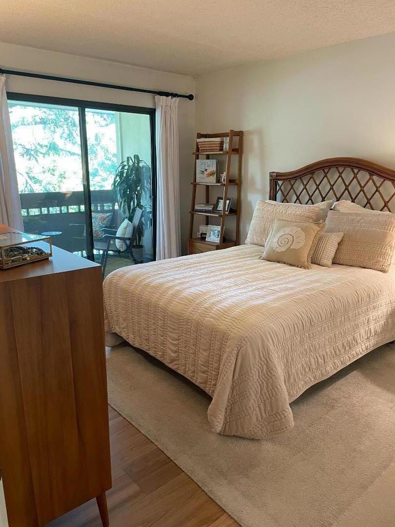 2140 Santa Cruz Avenue 203