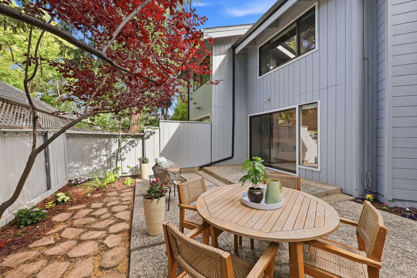 623 Middle Avenue
