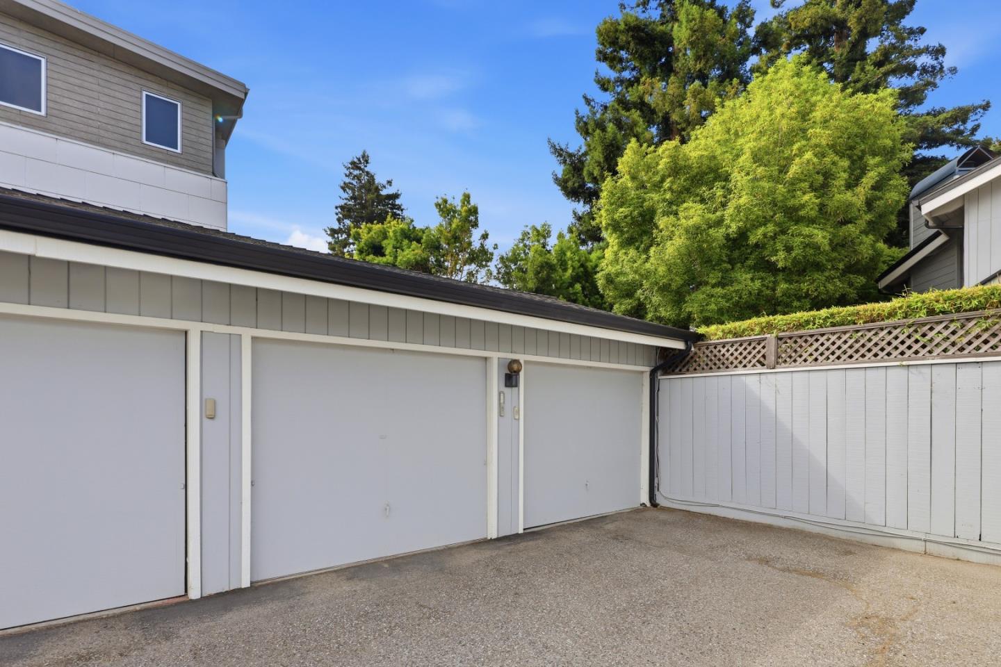 623 Middle Avenue
