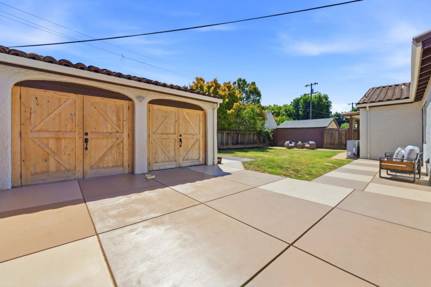 1110 Norval WAY
