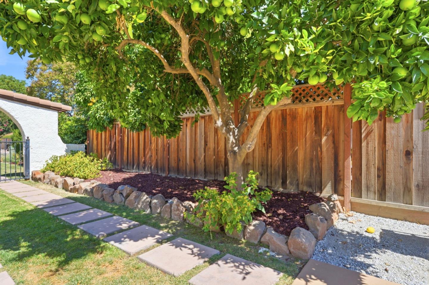 1110 Norval WAY