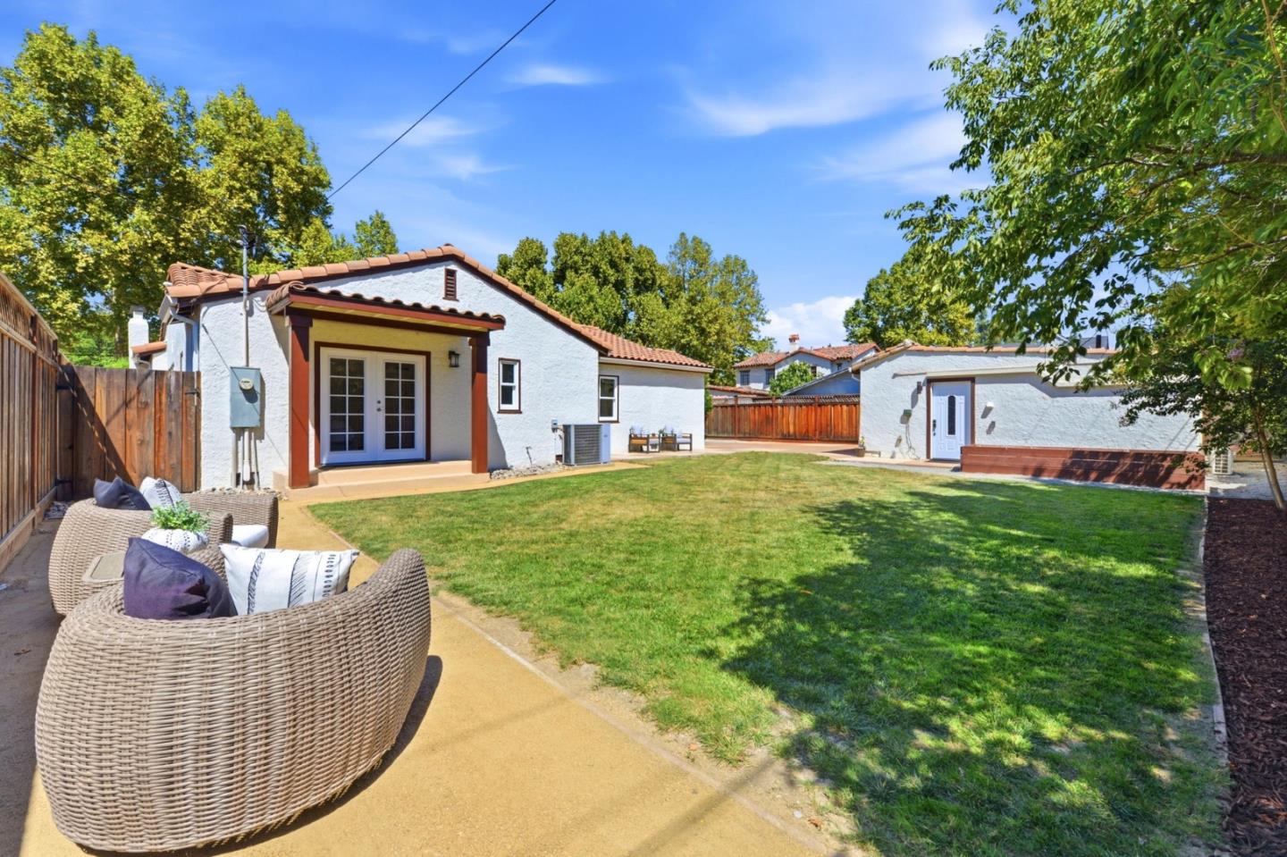 1110 Norval WAY