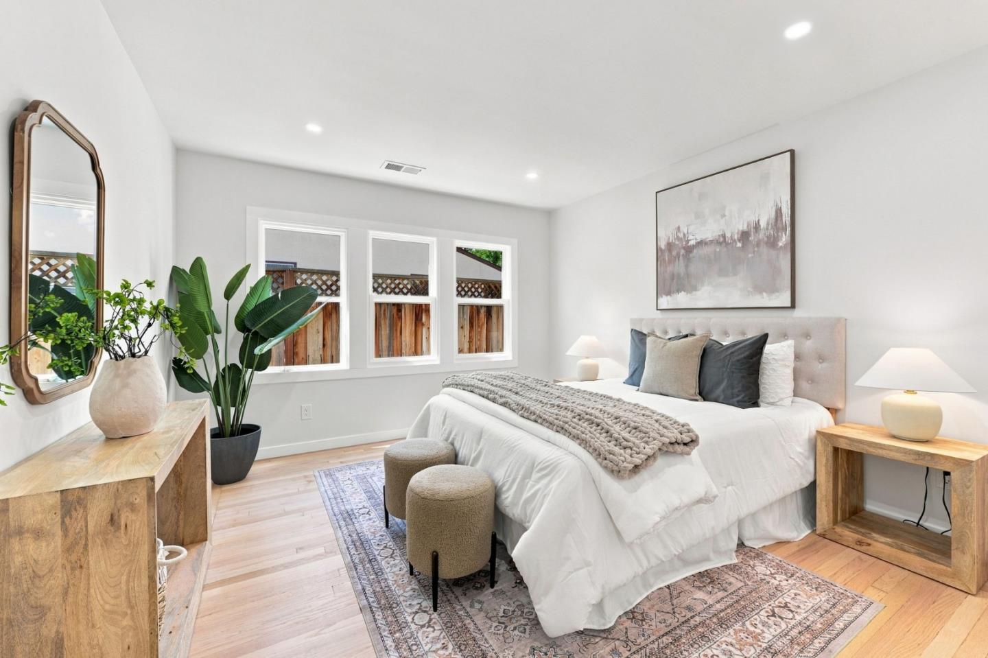 1110 Norval WAY