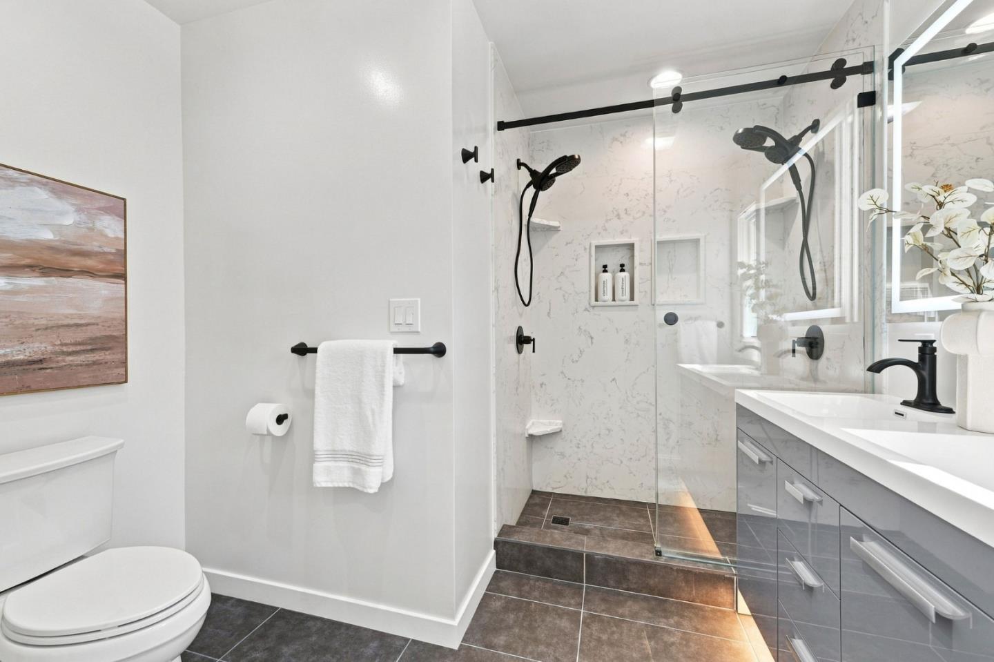 1110 Norval WAY