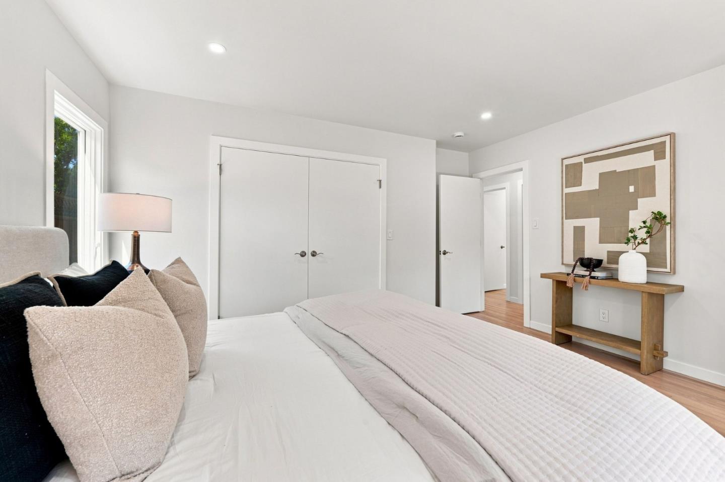 1110 Norval WAY