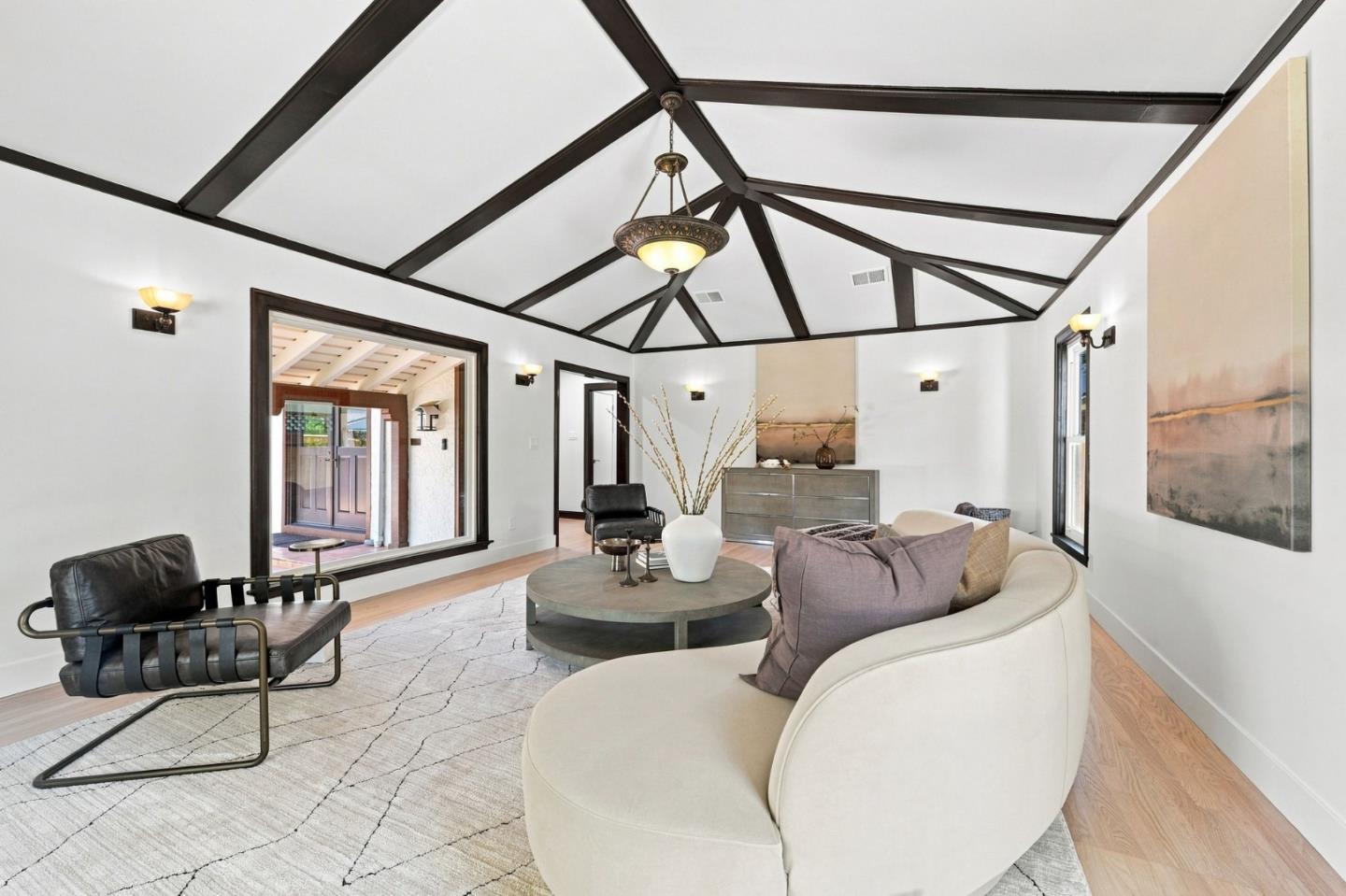 1110 Norval WAY
