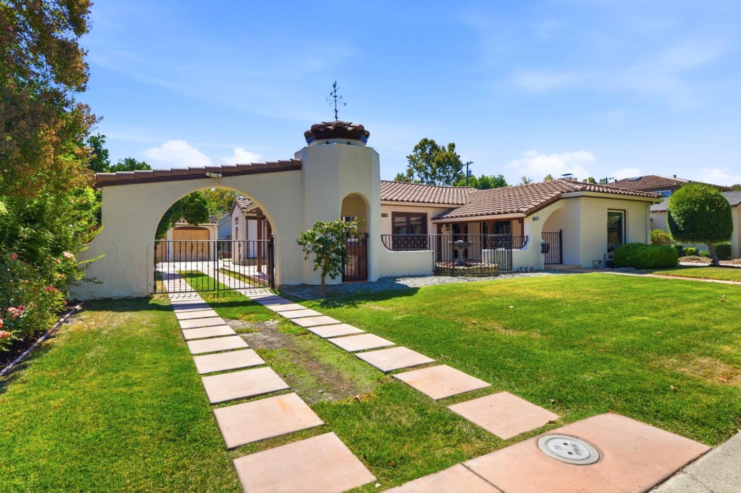 1110 Norval WAY