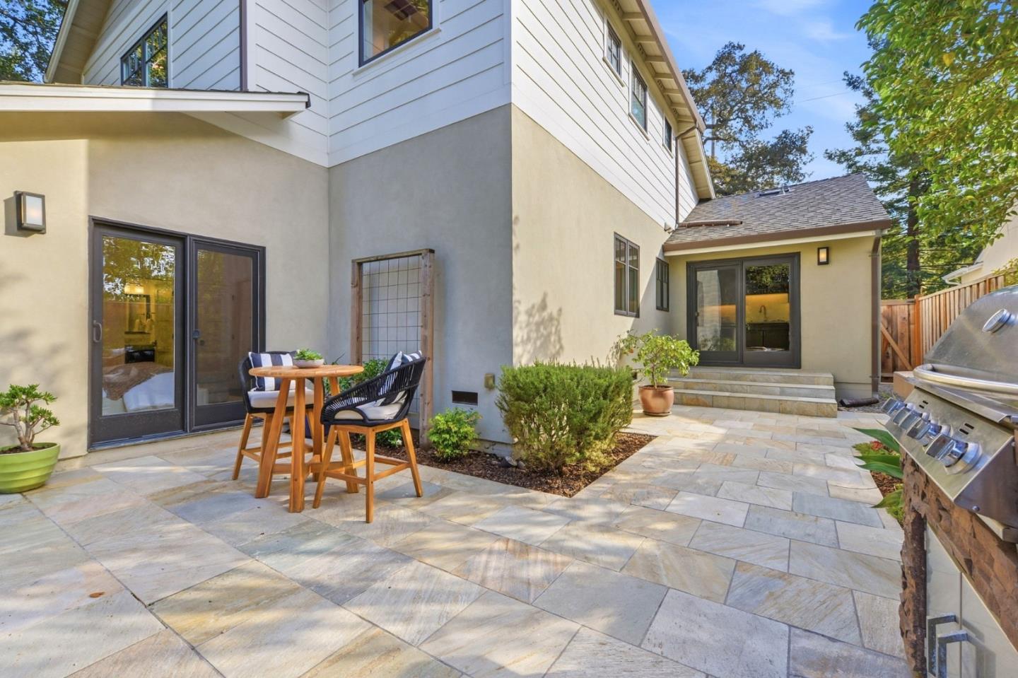 619 Bay RD