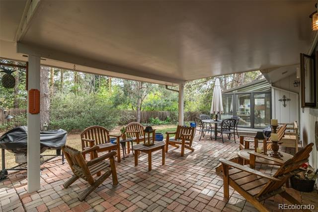 2002 Green Oaks Lane