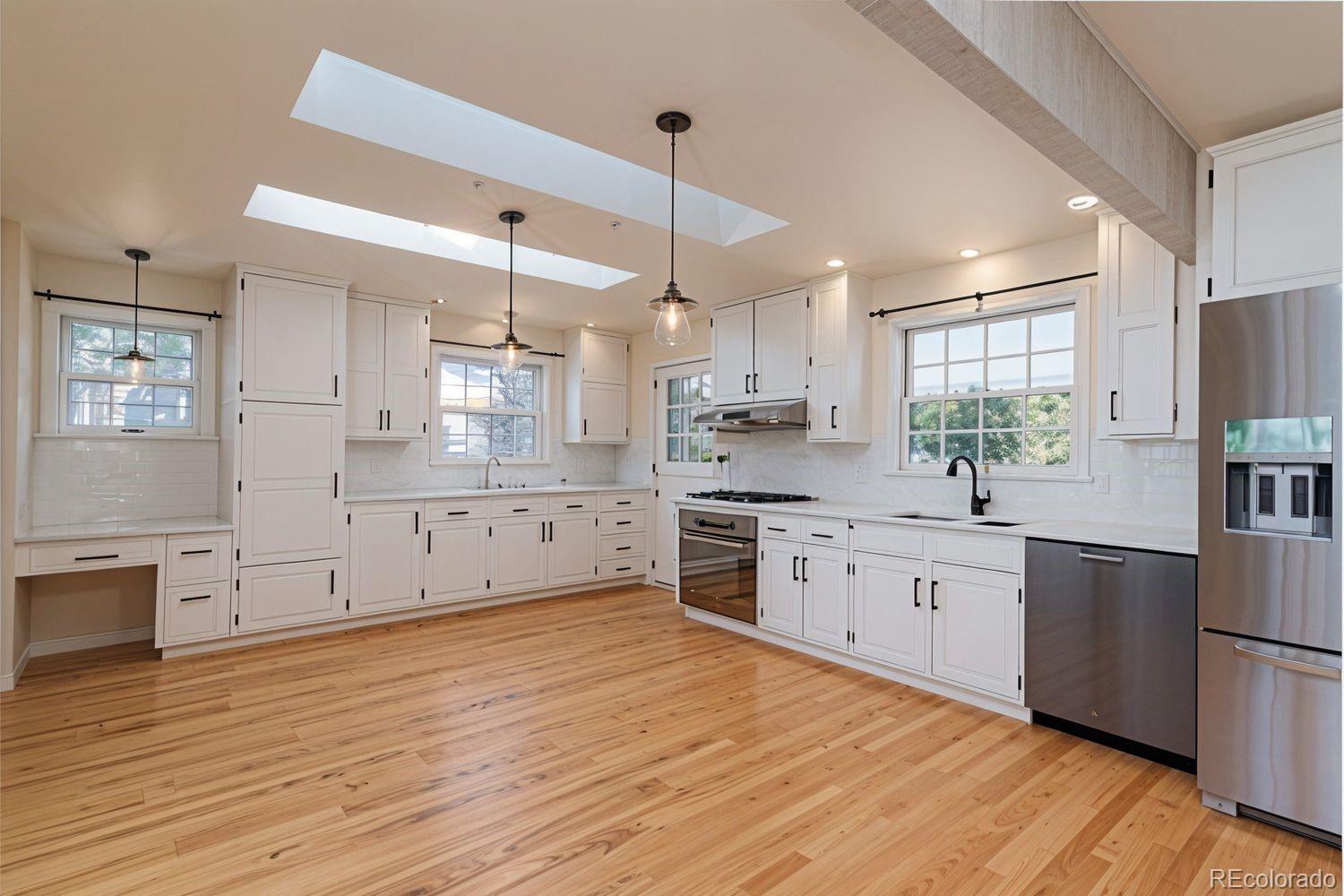 800 E Stanford Avenue