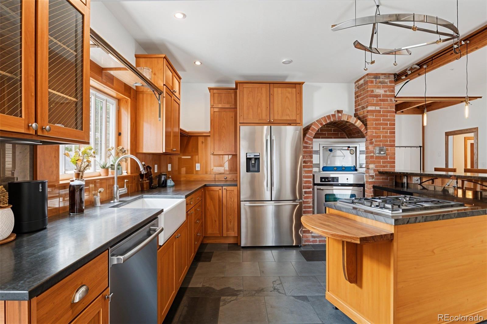 2505 W 36th Avenue