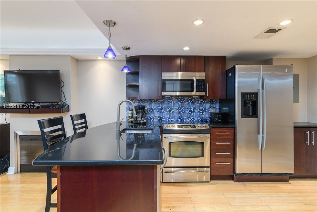 10 S Forest Beach Drive Unit: 414
