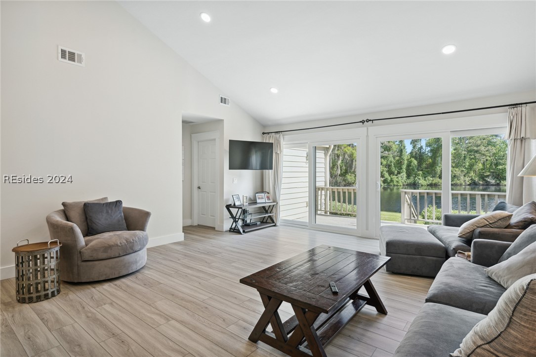 9 Lake Forest Drive