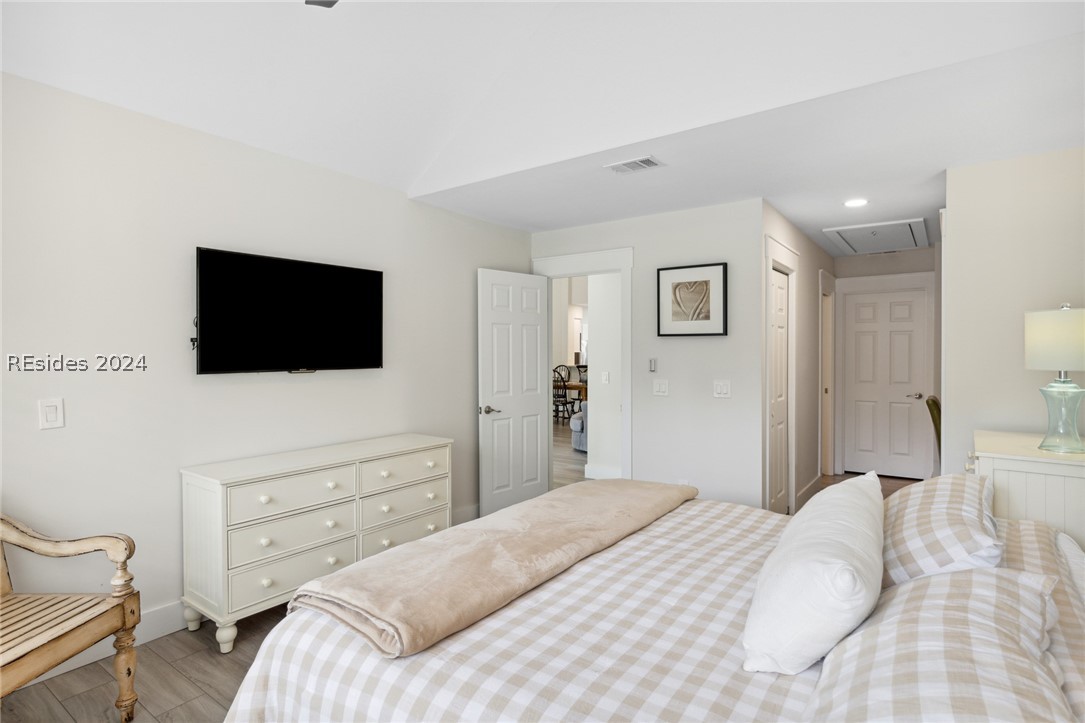9 Lake Forest Drive