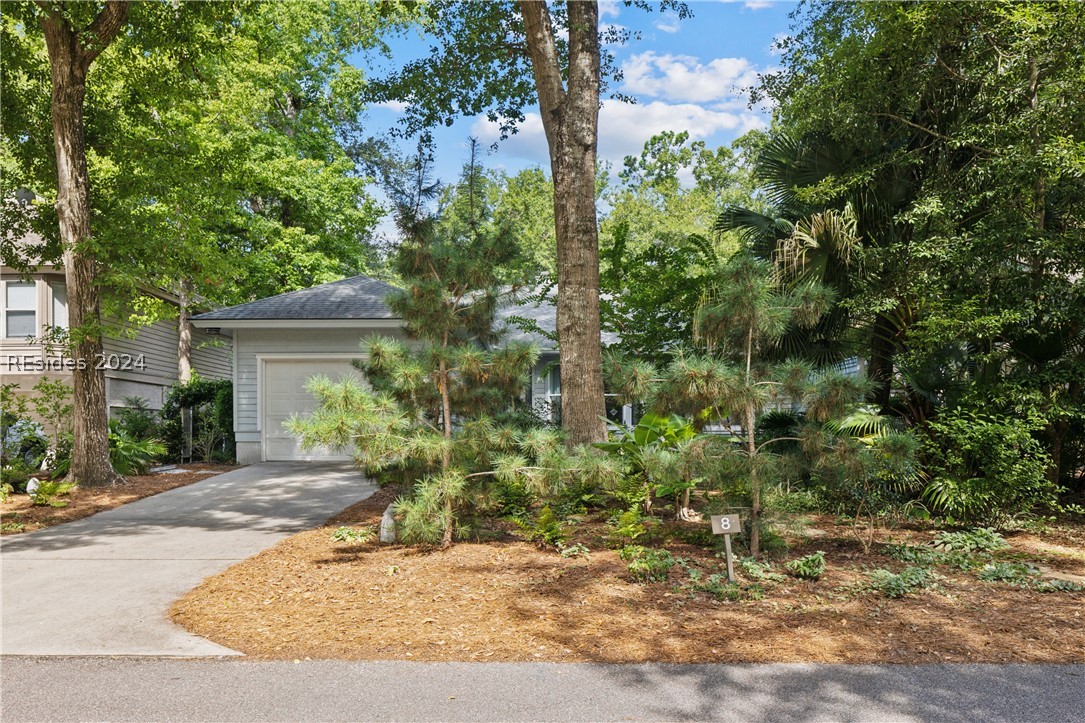 8 Evergreen Lane