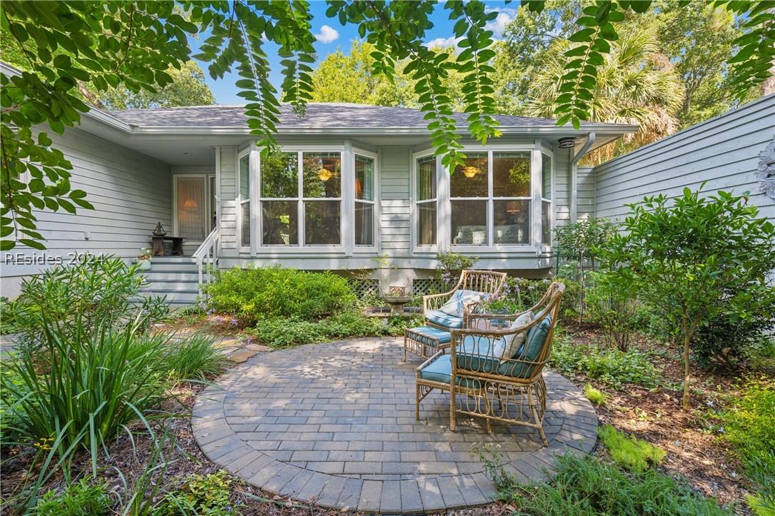 8 Evergreen Lane