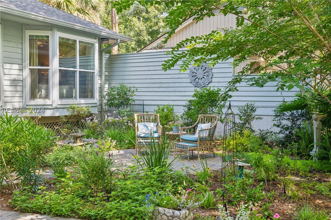 8 Evergreen Lane