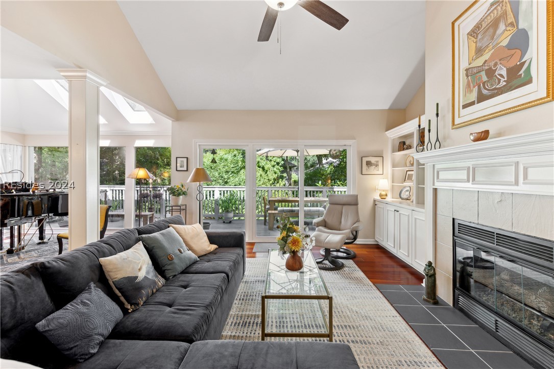 8 Evergreen Lane