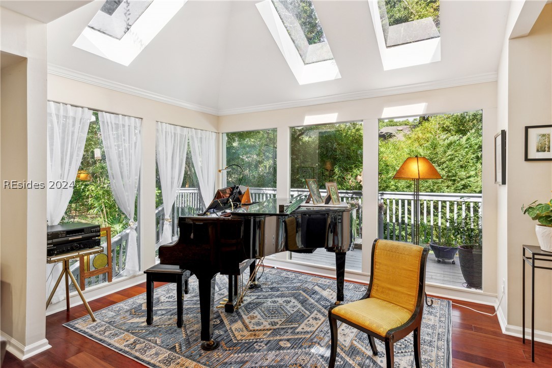 8 Evergreen Lane