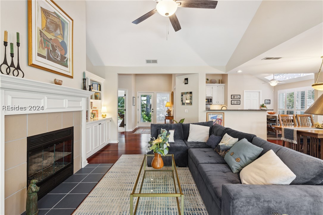 8 Evergreen Lane