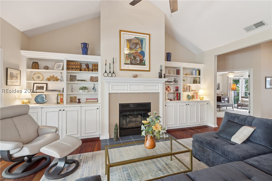 8 Evergreen Lane
