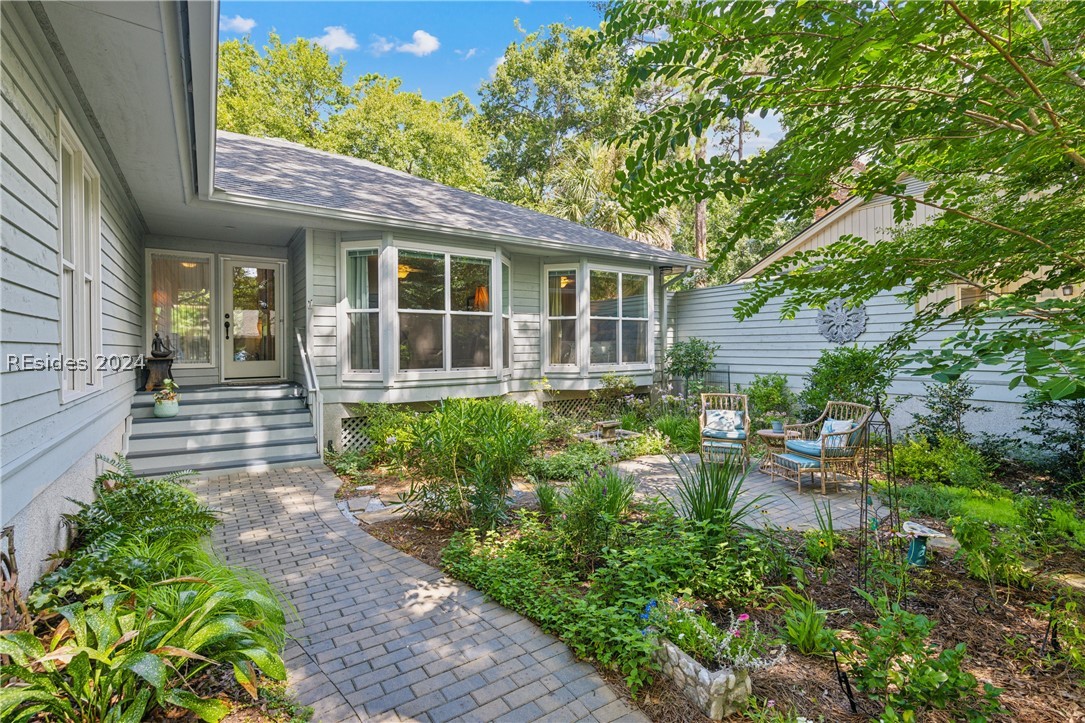 8 Evergreen Lane