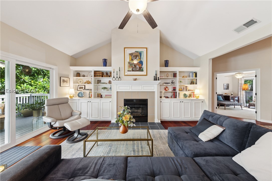 8 Evergreen Lane