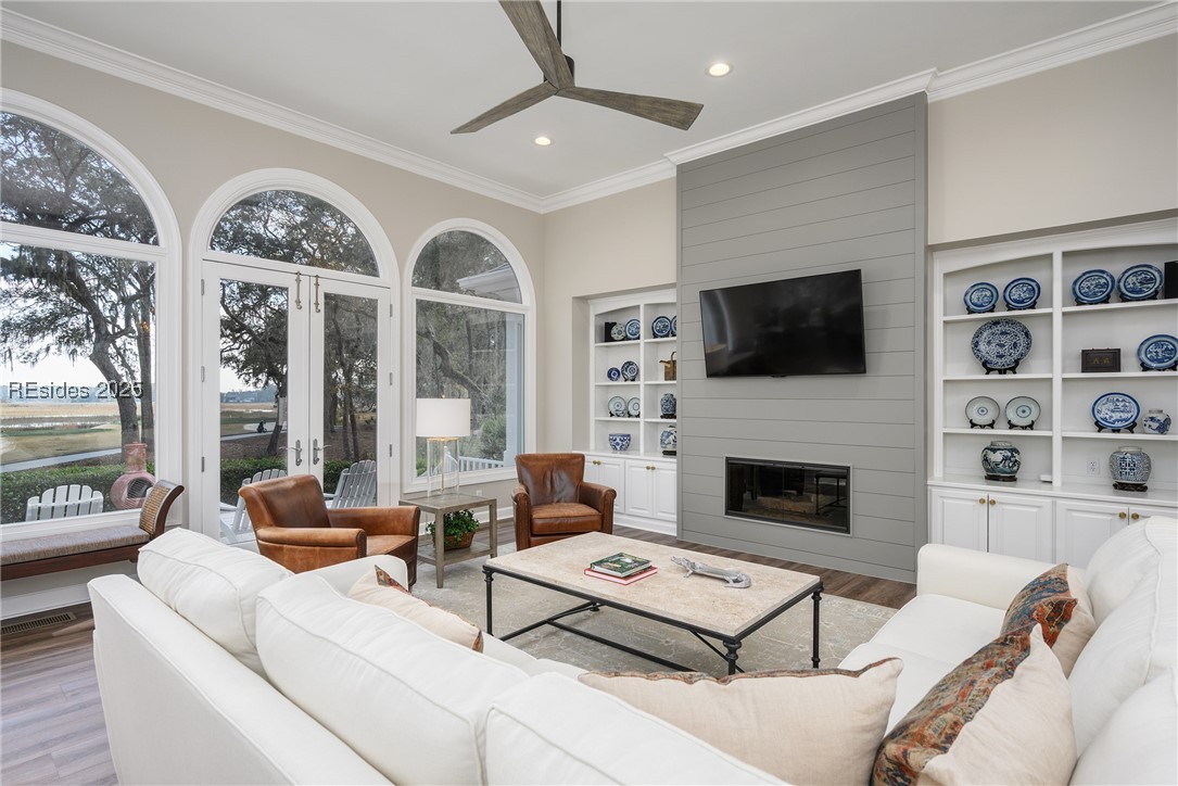9 Hanover Way