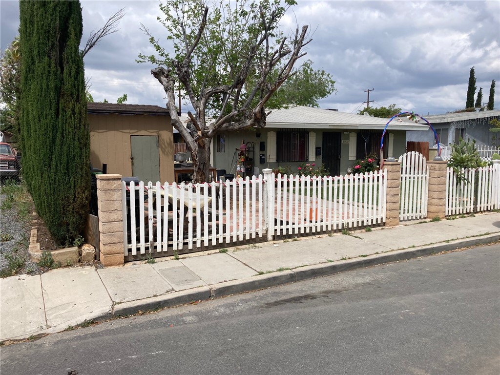 841 W 9th Street