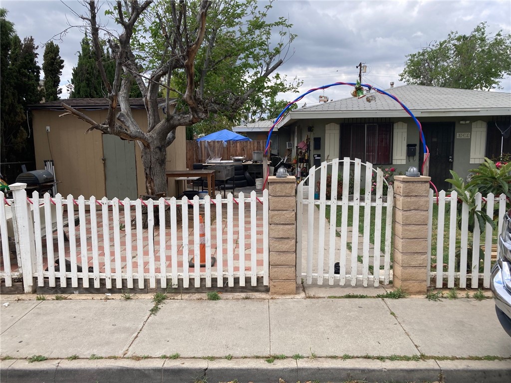841 W 9th Street