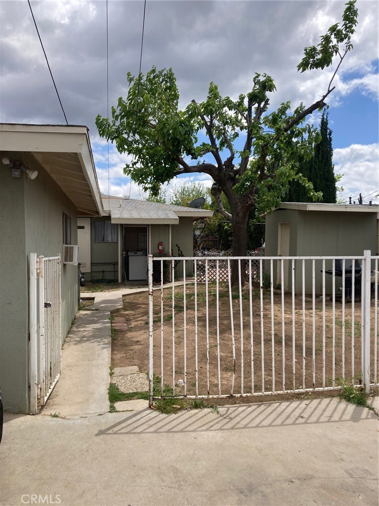 841 W 9th Street