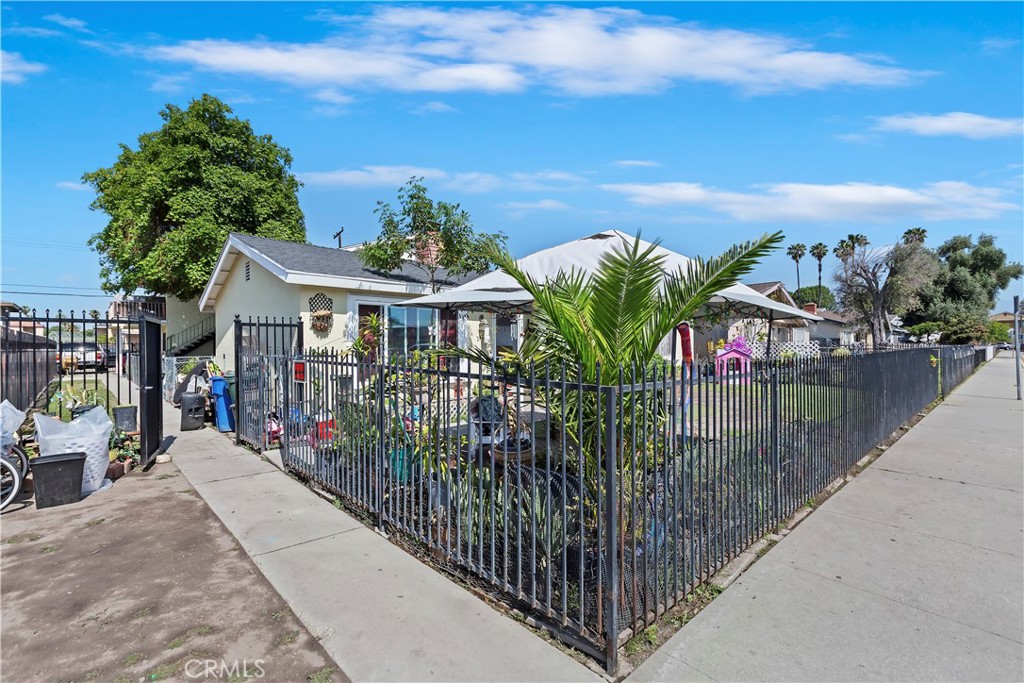 2427 Chanslor Street