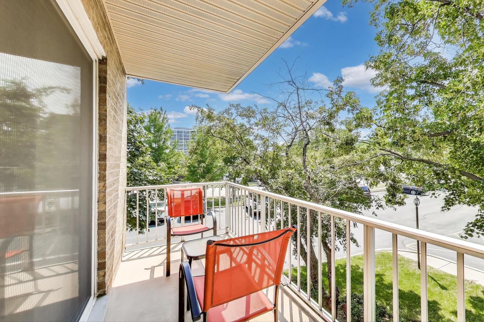 900 E Wilmette Road Unit: 205