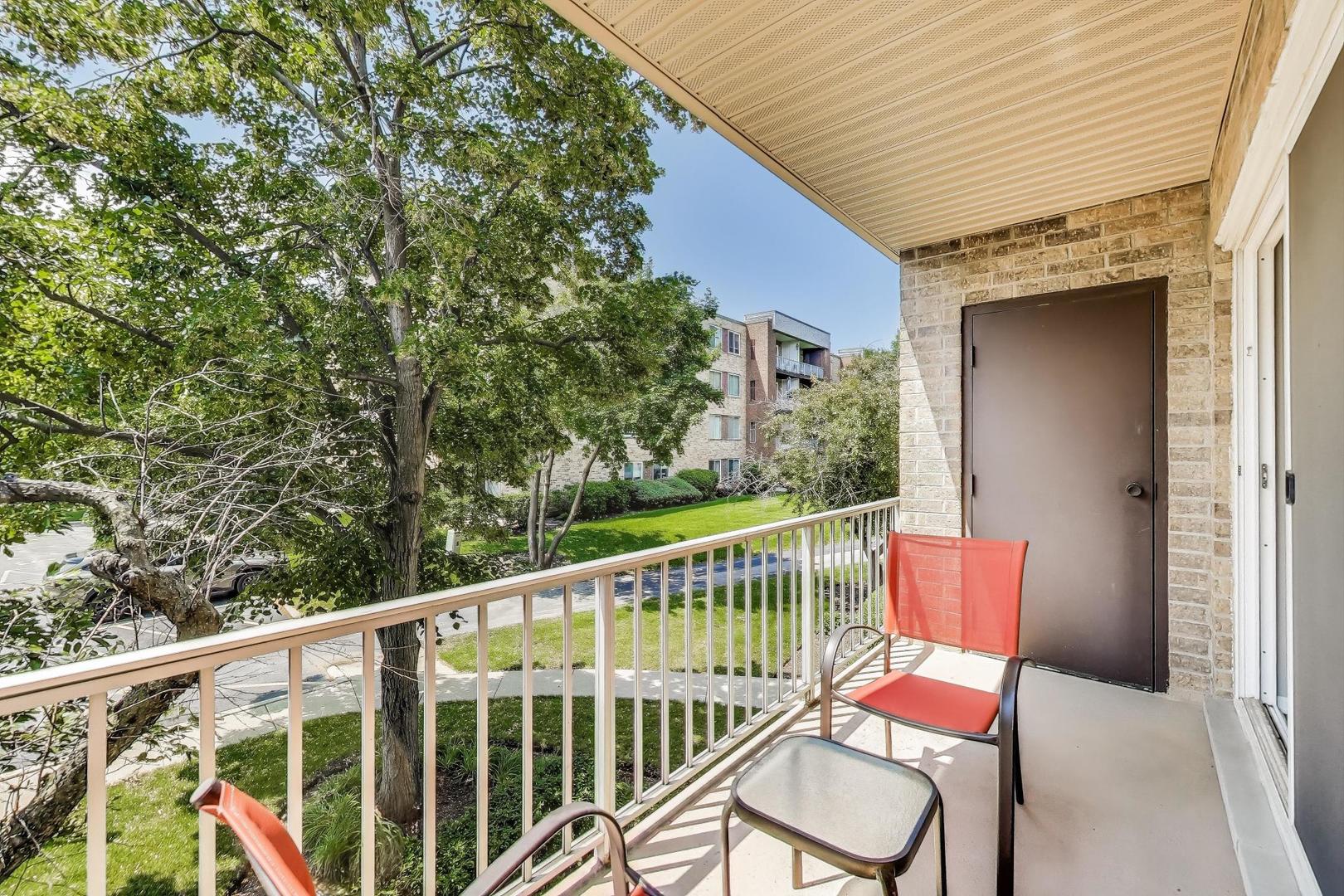 900 E Wilmette Road Unit: 205