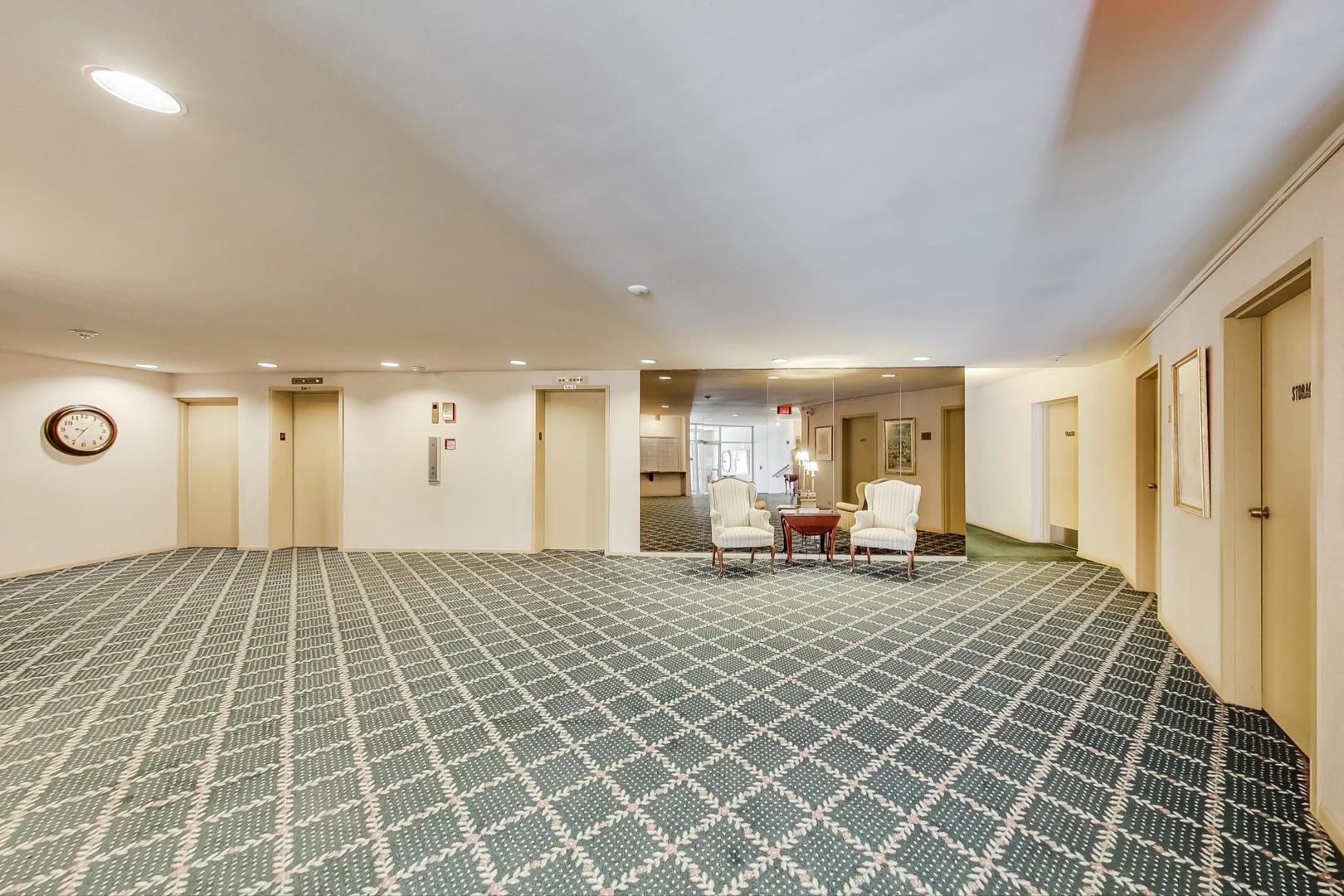 900 E Wilmette Road Unit: 205