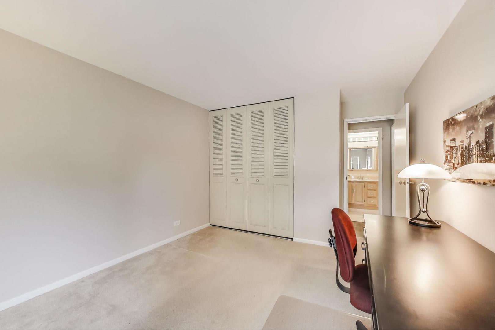 900 E Wilmette Road Unit: 205