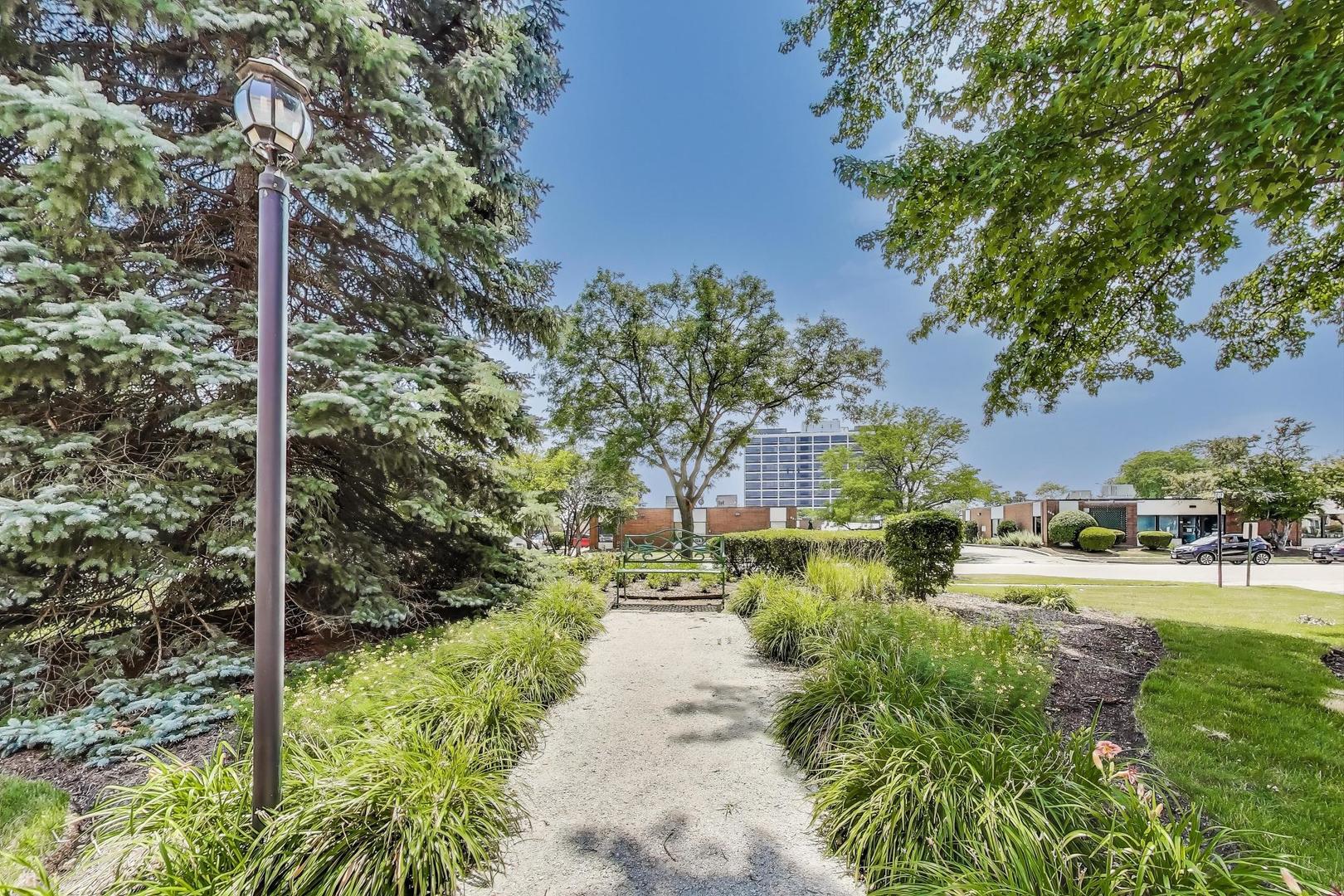 900 E Wilmette Road Unit: 205