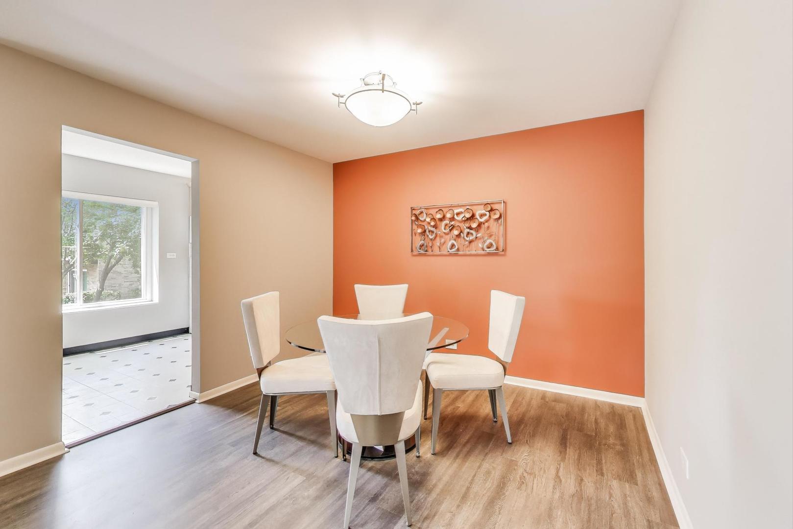900 E Wilmette Road Unit: 205