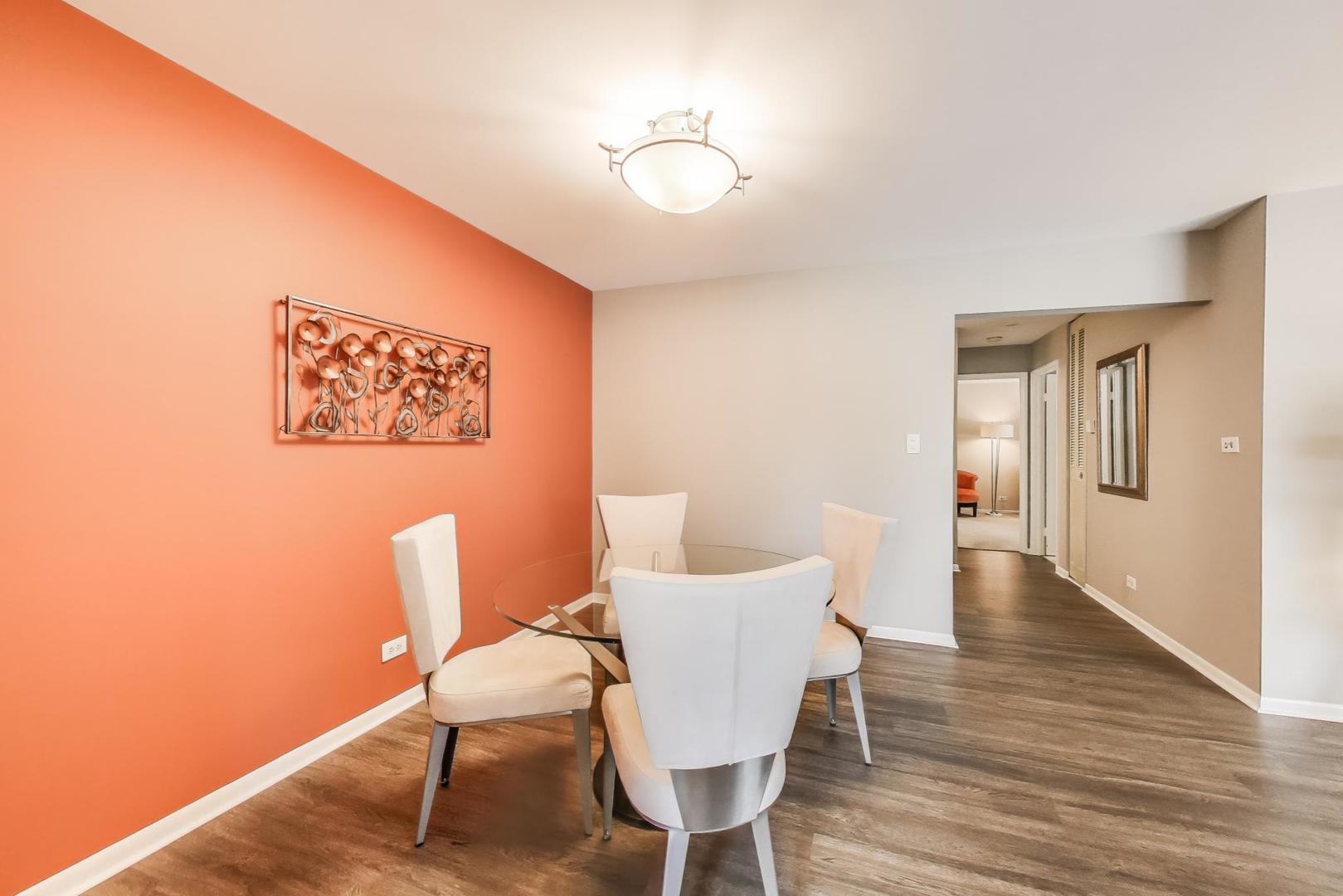 900 E Wilmette Road Unit: 205