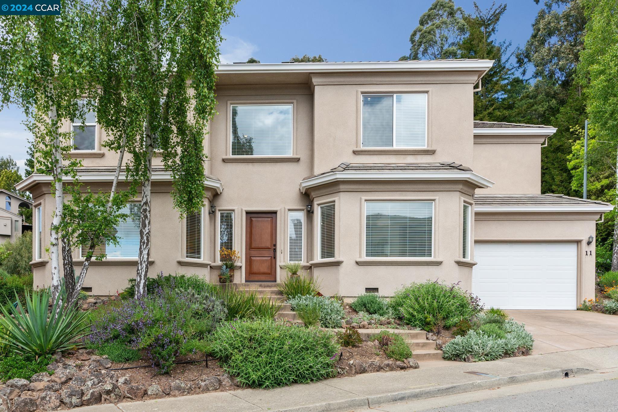 11 Bay Forest Pl