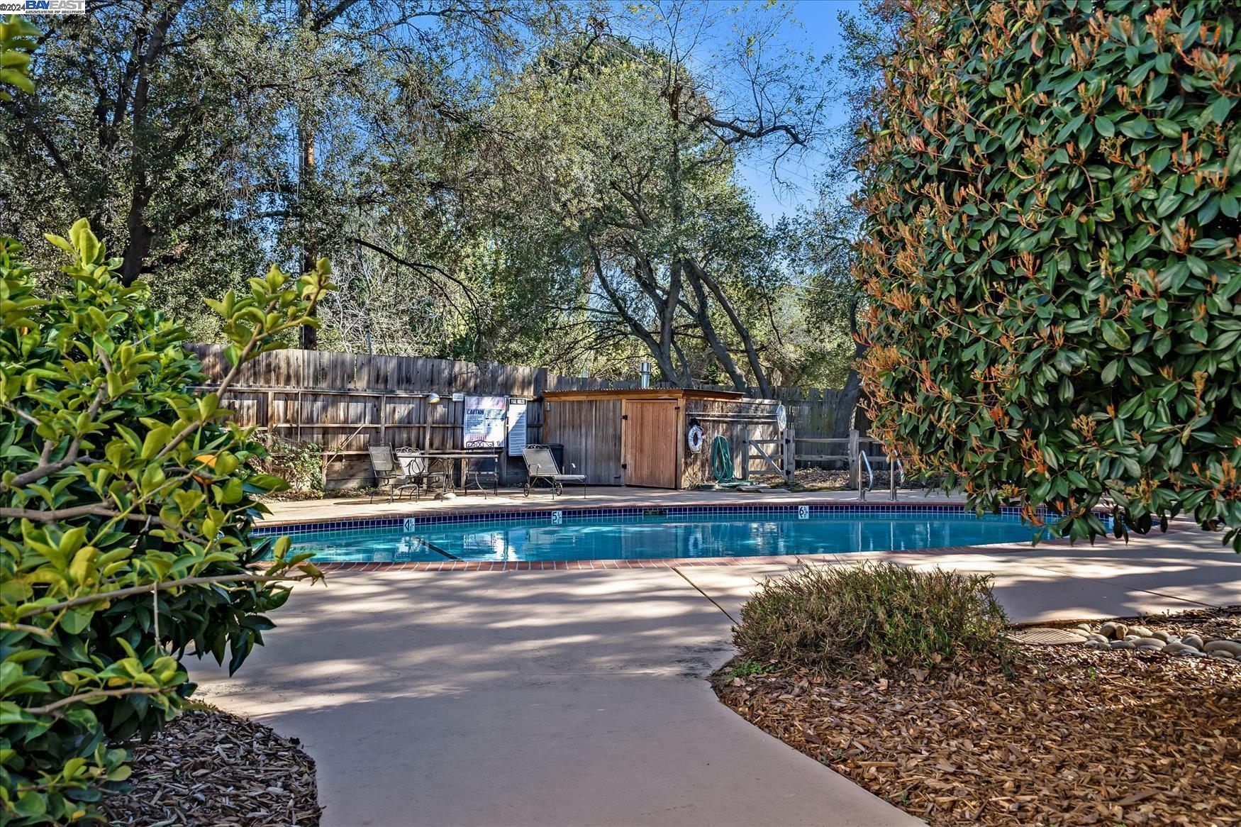 1411 Creekside Dr # 12