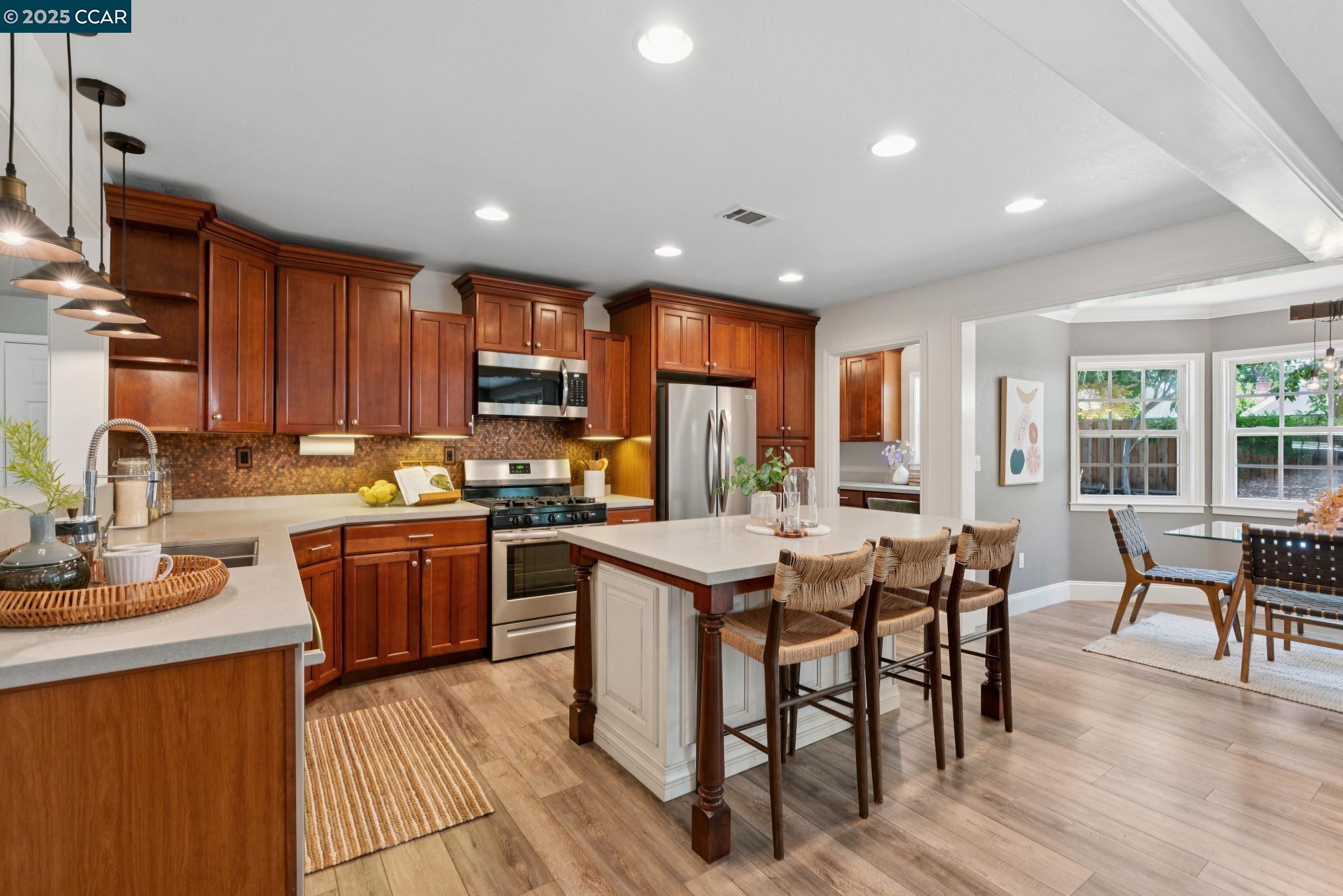 4188 Pickwick Dr