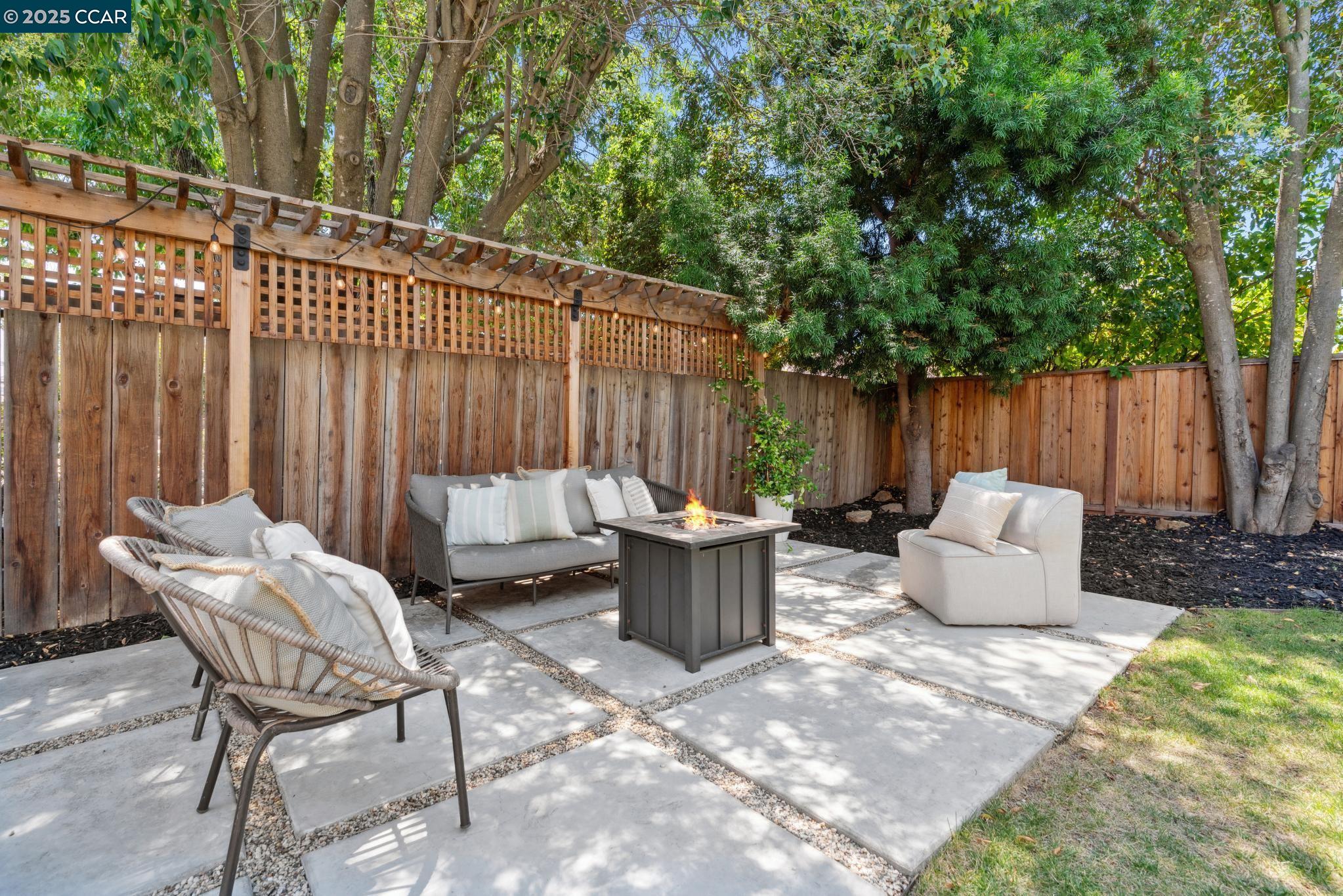 4188 Pickwick Dr