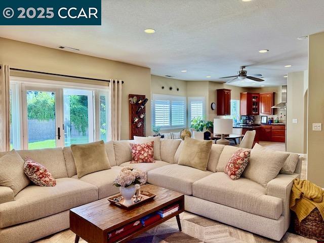 3862 Sheffield Cir