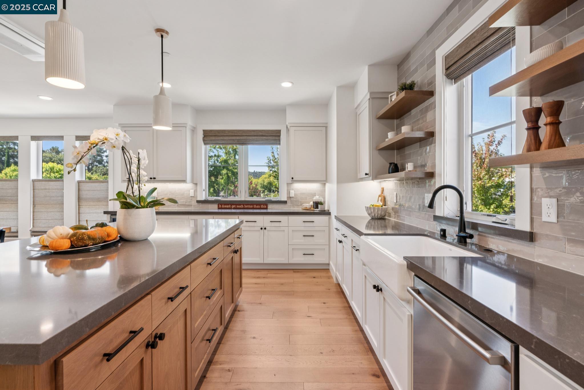 900 Brown Ave, Lafayette