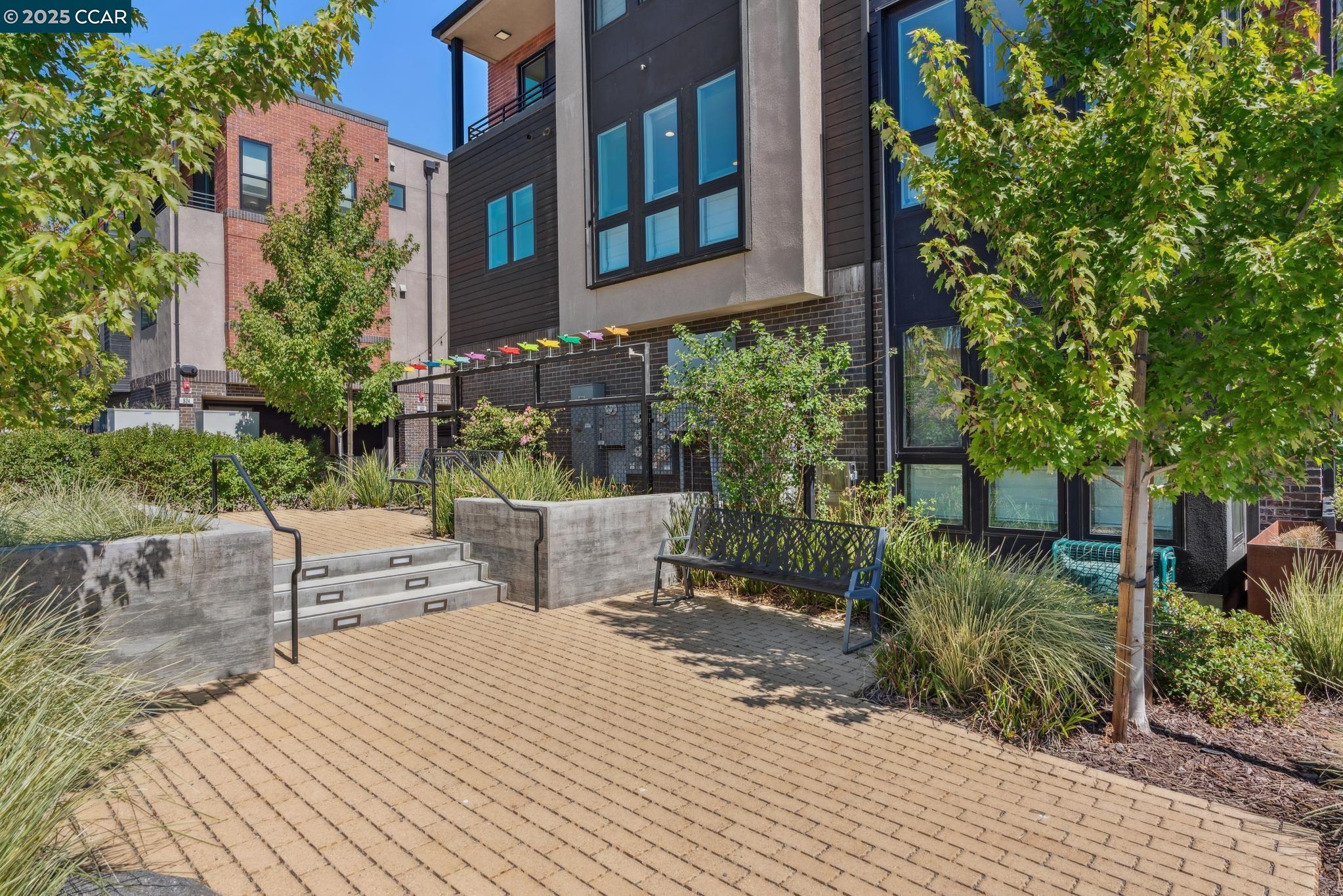 900 Brown Ave, Lafayette