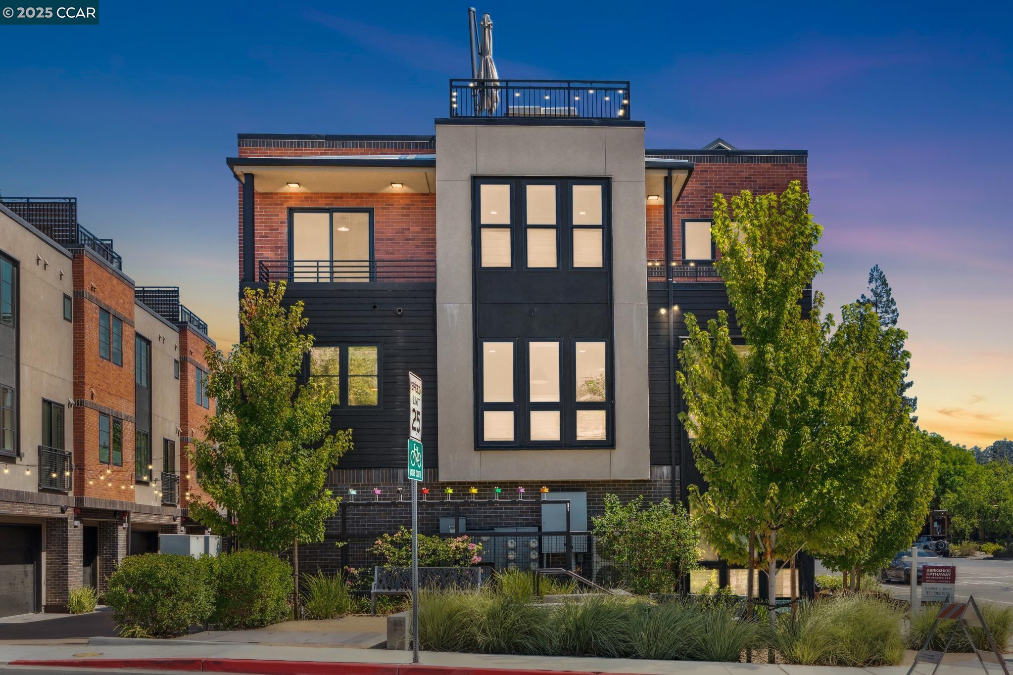 900 Brown Ave, Lafayette