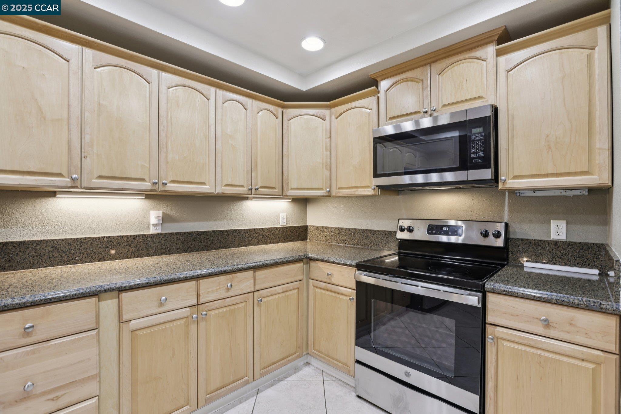 1035 Alta Mesa Dr