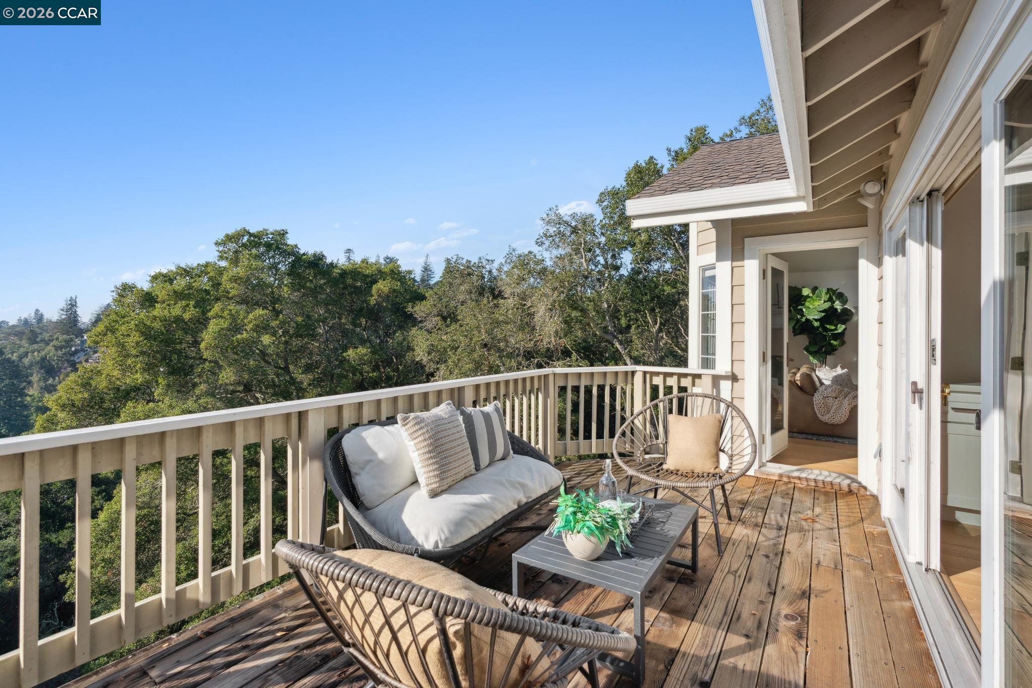 1715 Alhambra Ln